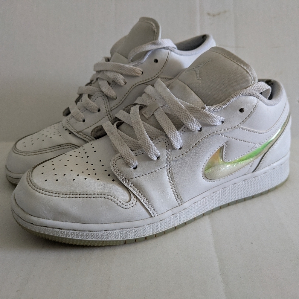 Nike Air Jordan’s W/ Glitter Swoosh. Youth 6.5